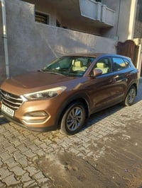 توسان امريكي ١٧ بدون حادث بدون صبغ دعاميه خلفيه فقط ليبل واحد ماشيه ٦٧...