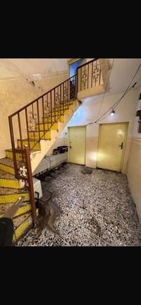 بنايه للبيع الموقع : ساحه الطيران شارع مطعم الصادق منطقه كم الارمن   ا...