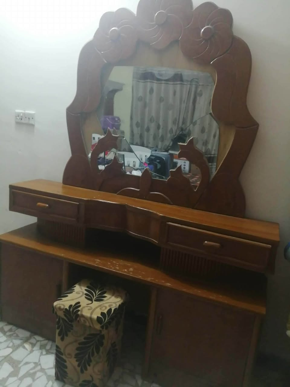 للبيع غرفه مابيها ايي ضرر فقط مرايا


**إذا كنت صاحب هذا الإعلان وتريد حذفه لأي سبب، رجاءا أرسل رسالة إلى الدعم الفني**
