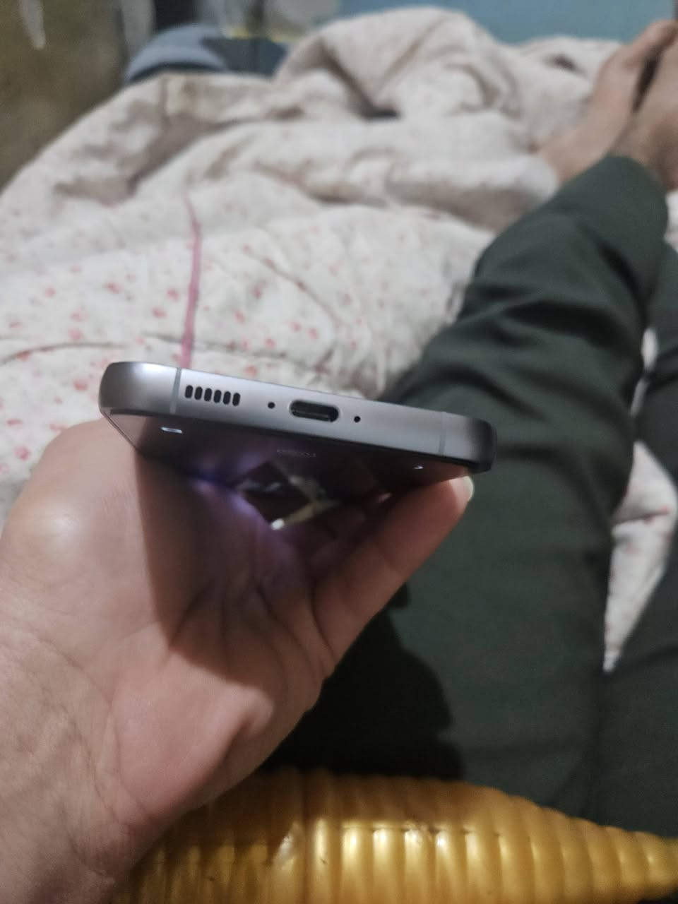 السلام وعليكم s23  fe  جهلز نضيف كلش  256   شرق اوسط خطين  للبيع او مراوس بس شغله وحده بي الكامره ام الزوم ما تشتغل الباقي مكفول مكاني بغداد ***********
