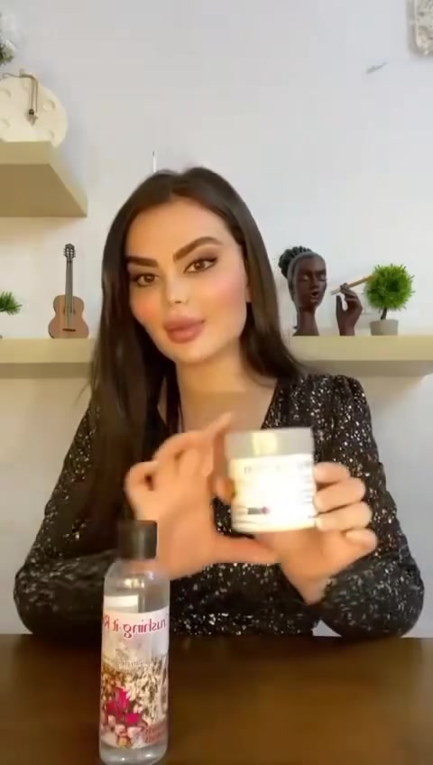 خانمە جوانەکان بۆ کێشەی پێستان پەڵەی حەملت هەیە پەڵەی سوتاوی شوێنی زیپکە هەموو ئەوانە چارەسەری تەنیا ئەم کرێمەیە کێ هەیە پێتان بفرۆشێ وەک من بە زەمان سودت لێ نەبینی پارەکەت دەدرێتەوە دڵنیابە بە هەرزانترین نرخ پێستت یەک ڕەنگو سپی بکەوە😍


**إذا كنت صاحب هذا الإعلان وتريد حذفه لأي سبب، رجاءا أرسل رسالة إلى الدعم الفني**