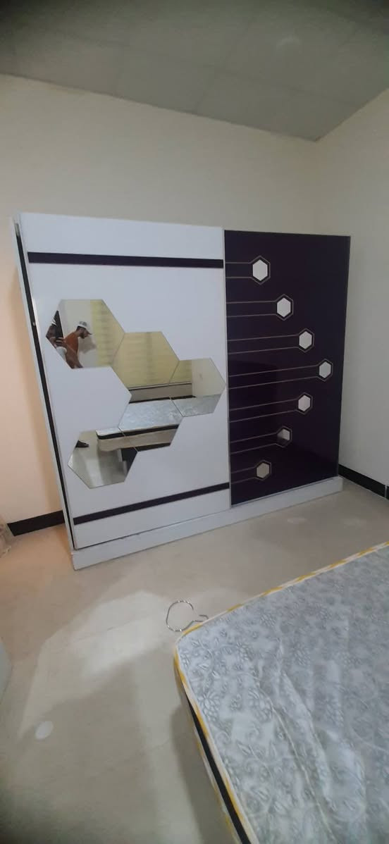 معرض العماد//غرفه نوم تركي مستخدمه بشرط النضافه اي عيب مبيها ***********//*********** كركوك, العراق
