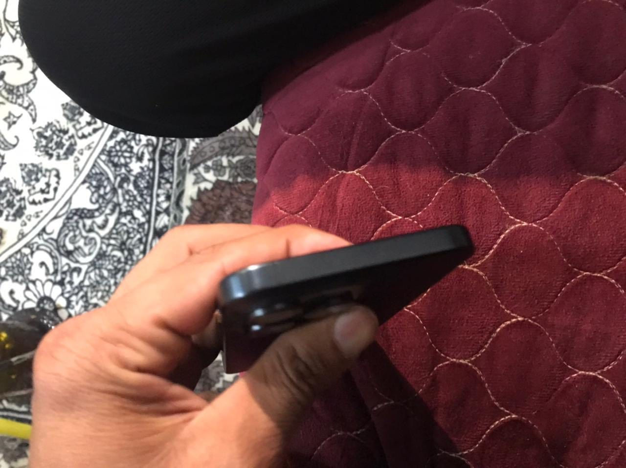 سلام عليكم شباب ايفون 15برو ماكس جهاز جديد مال بيت الله شاهد التفاصيل داخل الصوره بطارية 93ذاكره 256مكان بغداد شراي اتصل *********** سعر واحد و100
