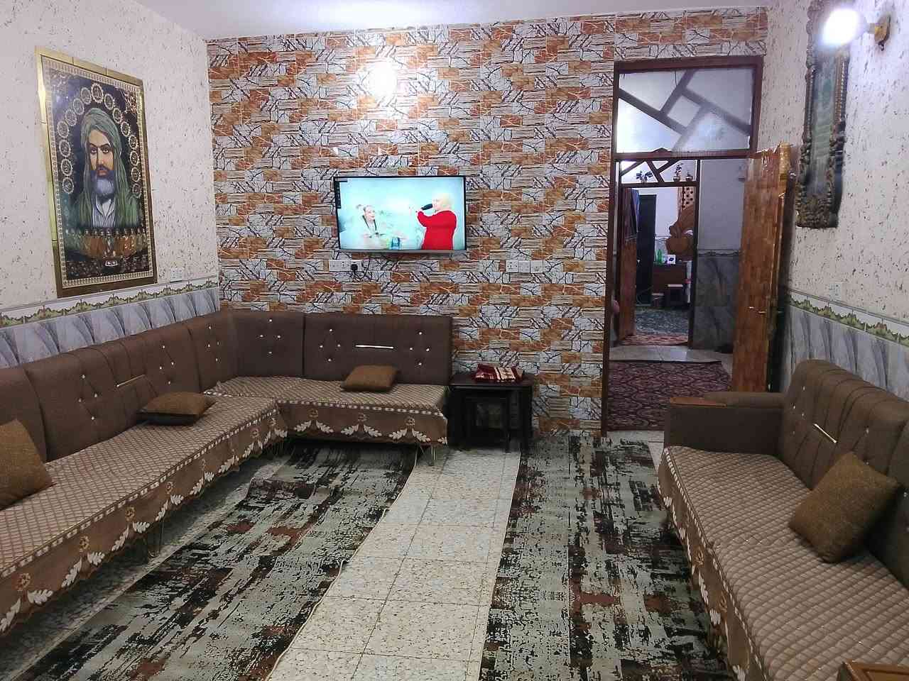 بيت للبيع او مراوس الزعفرانيه شارع الزوراء يم اسواق الباشه او اسواق الورده بيت ركن على شارعين مساحه البيت 160م طابق ونص غرف النوم عدد ٤ حمام عدد ٢ استقبال ومطبخ ومنور وترك خلف البيت كراج كبير صاله عدد عدد ٢ البيت زراعي قرار 117 ماشيه معامله تطويب رقم موبايل *********** وتساب موجود السعر 120 مليون وبي مجال للشراي
