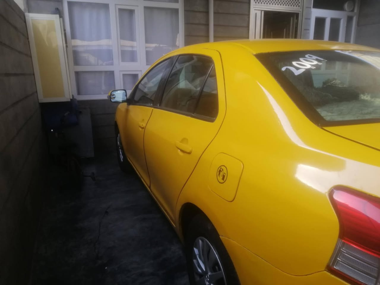 كورلا يارس وارد خليجي موديل 2009مشروع وطني رقم دولي محرك 16كير عادي سنويه لحد 2029 نقابه غرامات صفر قطعه مبدله باب سايق وباقي بدون دواخل تصفيات شرط تحويل وكاله تبريد تدفئه شغال دفتر بنزين بيها تايرات جديد صدر 80٪كهربائيات شغال جامات كهربائي سياره جاهزه السعر 70بي مجال *********** مكاني كركوك
