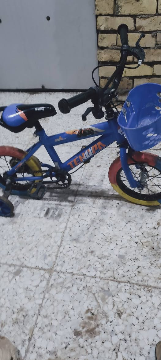 كاروك هزاز مع بايسك احجم 12 للبيع ***********
