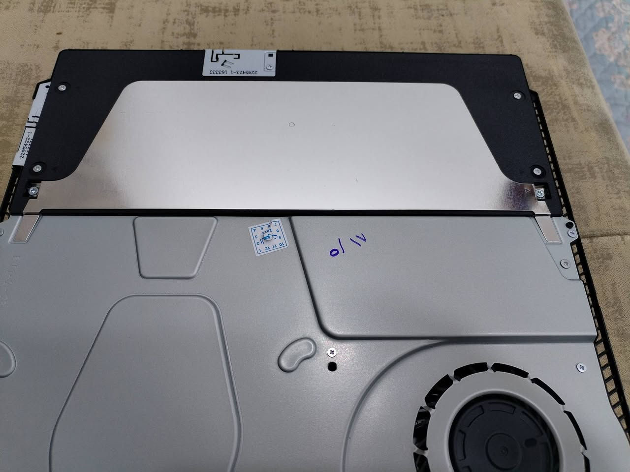 السلام عليكم  بلي فور سلم ذاكر 500  بلي لوك  يعني نضيف 100/100 كرتون جديد موجود مالته غراض كامله  /  ودركسون هم نضيف كلش استعمال سبوع  كلشي شغال واغراض كامله بس كرتون مو نضيفه كلش
لبيع او مراس ايفون 13او 14حسب القناعه
14اذ نضيف انطيف فرق قليل

مكان الديوانية  رقمي *********** او مراسله
