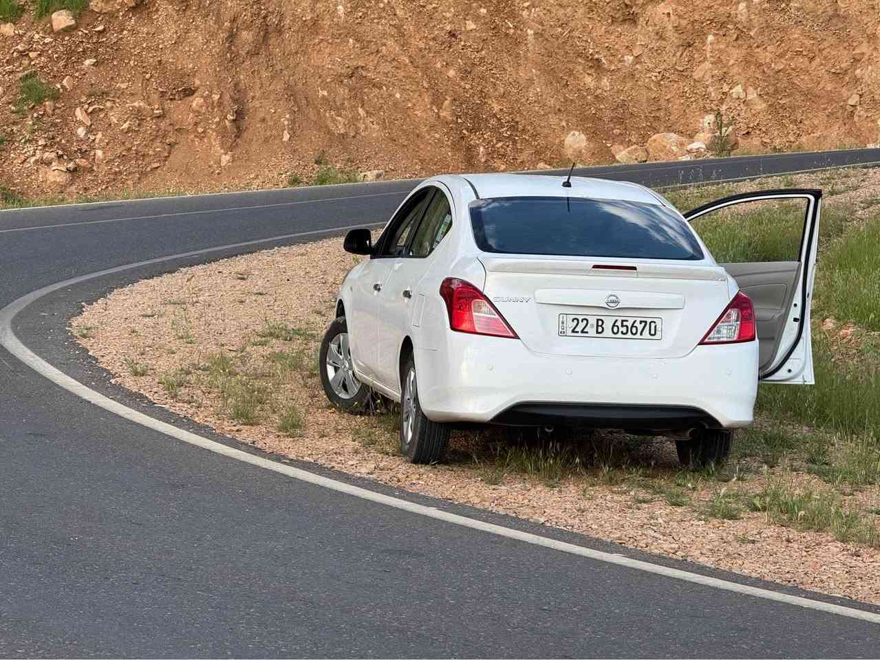 للبيع !!!! 2020 🚗بدون صبغ

نيسان صني هندي بليته زرگه سنوية 2030 وبيها كابون شرط تحويل  كير ومحرك شرط تبريد ثلج 🧊 ماشيه 87 وقابل للزيادة ضررها حالوب وبيها مكانات بارد خفيفه جداً 

السعر  104 وبيها مجال عنوان حي سومر 

واتساب 0784 970 4185 

كورك ***********

اسيا ***********

اذا ماعجبك السعر اعبر منشور رجاء 🙏 موصل, نينوى
