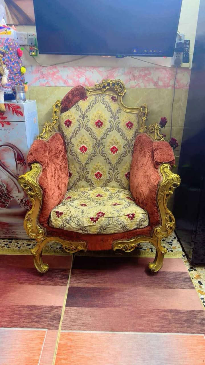 تخم ملكي مصري زان  ست قطع عشرةمقاعد مستخدم تكمة ثكيل مبي،اي كسر350بغداد‎0771 799 6886 بغداد, العراق
