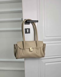 عرض ٣٢سم • ارتفاع ١٥سم • توصيل جميع المحافظات