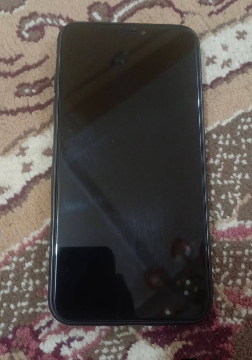 الموديل: iPhone XS Max.
الذاكرة: 512 جيجابايت (أكبر مساحة تخزين).
اللون: (ذهبي ).
حالة الجهاز: نظيف جداً، شاشة أصلية OLED بألوان خرافية، وFace ID (مايشتغل) مبدل شاشه اصليه 3 خيارات 
نسبة البطارية: 75% (أصلية، ).
يدعم شريحتين (eSIM + شريحة عادية).
مراوس حسب القناعه 
التليفون مبدل شاشه والضهر مفطور ومخليله لزكه مال 11 برو ماكس والبقيه كفاله


**إذا كنت صاحب هذا الإعلان وتريد حذفه لأي سبب، رجاءا أرسل رسالة إلى الدعم الفني**