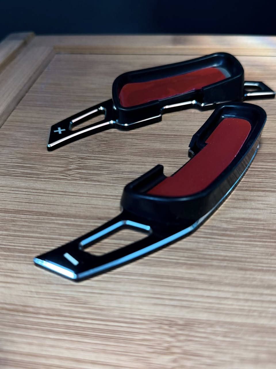 سلام عليكم 🫡
حبايب 🤍🌺 وصلتنه إضافات Paddle Shifters ألمنيوم الخاصة بسيارات السبورت

😍إضافات Paddle Shifter ألمنيوم – تثبيت براغي او لاصق 😎

✔️ تصميم رياضي طويل يعطي هيبة داخل السيارة

✔️ ألمنيوم قوي + جودة عالية

✔️ تثبيت بالبراغي = ثبات 100% 

✔️ تحكم أسهل وأسرع بالسرعات

📌 مناسب لسيارات السبور (مثل جارجر، تشالنجر وغيرها حسب الشكل)

⚠️ ملاحظة: لازم يكون عندك Paddle أصلي حتى يركب

💵 13,000 دينار مع التوصيل 🔥

🚚 توصيل لكل المحافظات


**إذا كنت صاحب هذا الإعلان وتريد حذفه لأي سبب، رجاءا أرسل رسالة إلى الدعم الفني**