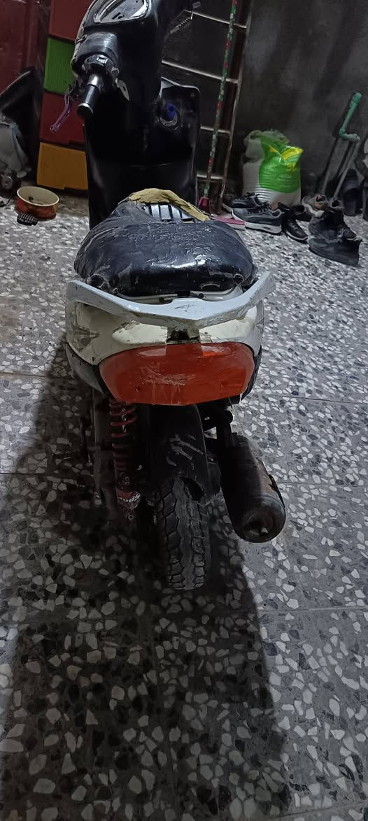 ماكس عدل ابيع هلشكل شغاله بوشه 55 كلجات رياضي شلع ومعدل بيه وتشوف بعينك بيه صوت مو قوي  لو من الكلجات لو من الفلاوين أكثر شي كالو من صفحت الكلجاد دراجه دك سلولي
مستعجل عله بيعته اب 200 المو شراي لايعامل ولا يدخل خاص رجآ
***********
