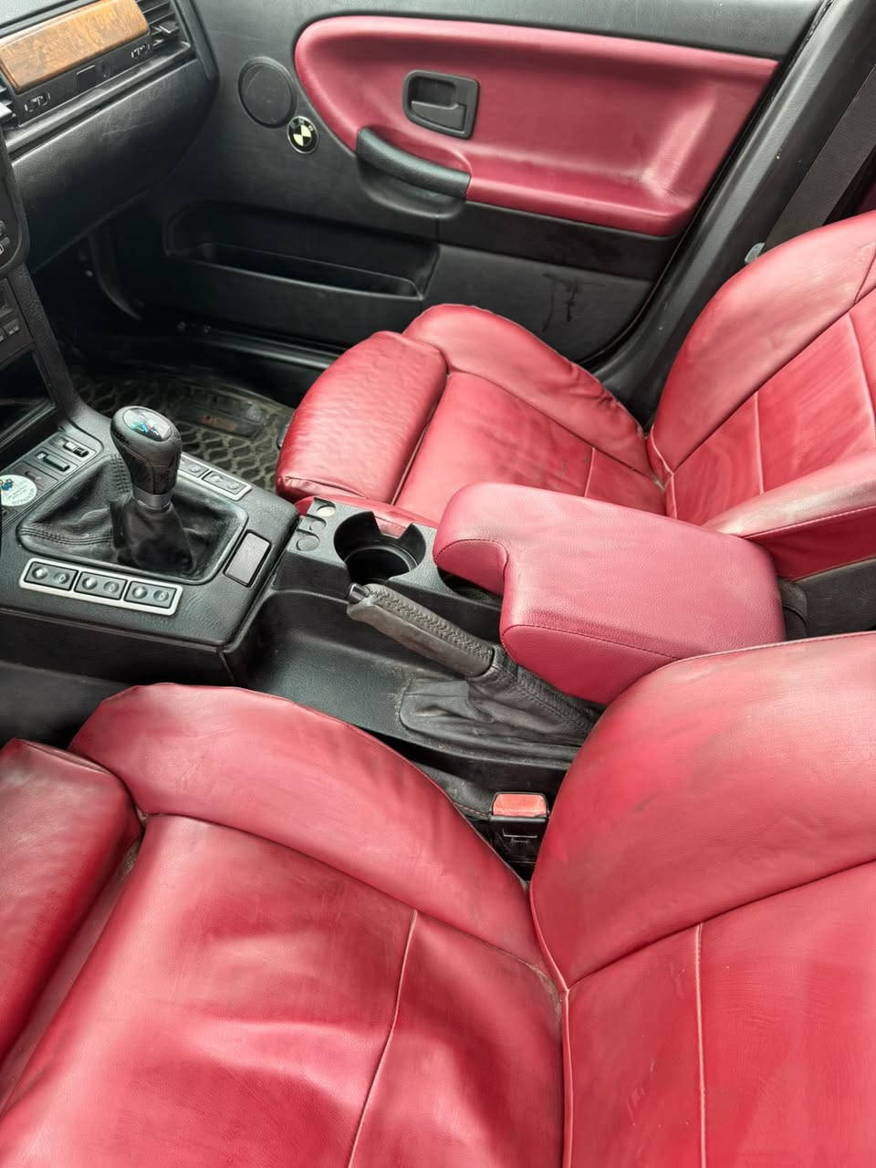 للبيع  مال جناي سياره كلهه علبلاد مكينه ٤٤ دينمو مي سكليتر كهرباء مال حاويه كير شورت شفتر اكسل قفل بلاد مو لحيم صبغ جديد غرفه جديده تخم تاير صدر جديد تخم ويل شفه عريضه مضومه زنون بلاديه الامانيه برده خلفيه اصليله تصعد وتنزل صالنصه رياضيه اصليه مو تجاري جام ٤ كهرباء السياره كلش قويه مابيها نقص برغي بجم نفخ مو عادي مرايات M سبايدر خلفي ودفيوزر سماعات Boos مع دمام دركه M اصليه  
السعر ٧٥ وكلشي اكو بلسوك ماعجبك السعر نورنه بتعليق حلو *********** 
رقم كركوك تحويل مباشر اكاتبك ويه ابو سنويه
