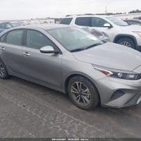 للبيع فقط كيا فورتي موديل 2024 نص فول  فئة ( LX ) حادث واضح  حادث جانب...