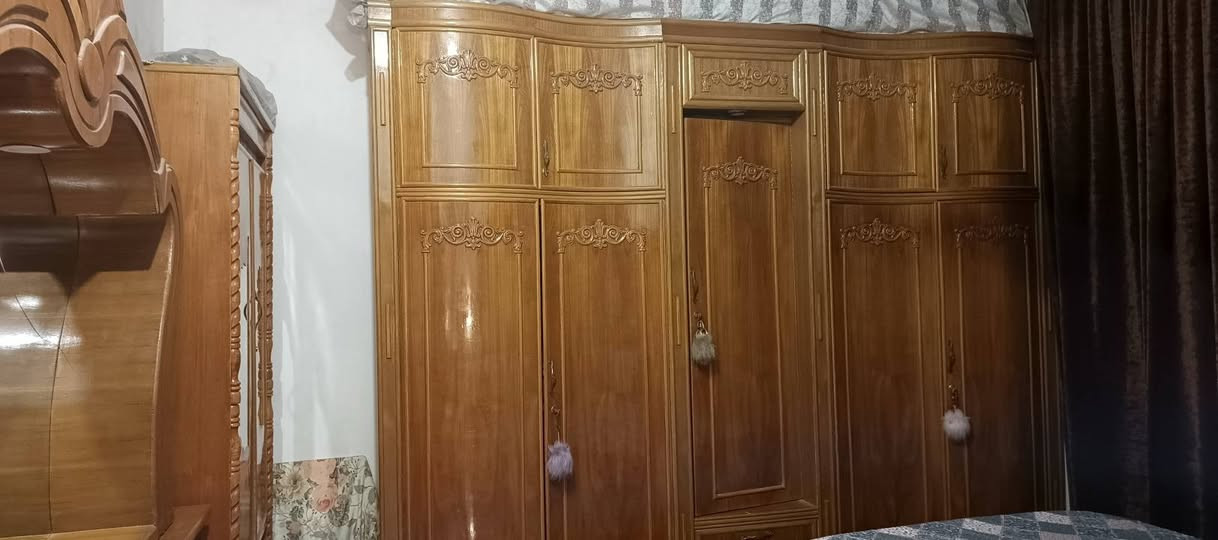 السلام عليكم غرفه اخشاب عراقي تزکام للبيع كلش نضيفه خمس بيبان بيها المكان كربلاء القلعه قرب مستشفى الكفيل السعر مليون واربع ميه استفسار الرقم  ‏‪***********‬‏
