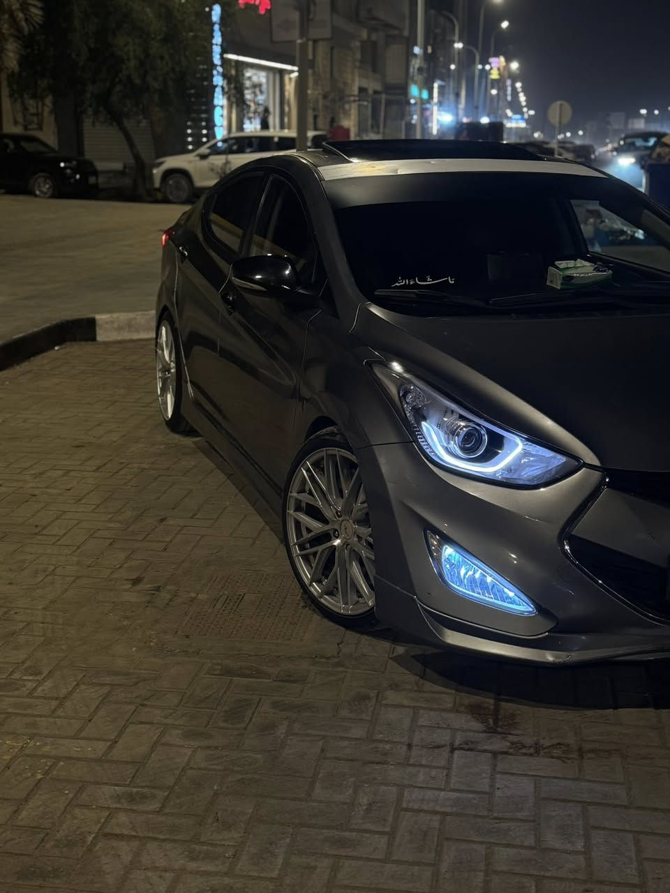 السلام عليكم الانترة 2015 فول لفول لمتدد رياضي مكينة 2000 
كير حدادة تبريد مكينة تدفئة كهربائيات كلها جديد ماعوزها برغي مفولة كلش للخير حتة تدفىة بلكشنات الخلفية نضام ايكو 
سيارة مزوعة موصفات كلش للخير عنواني البصرة الاستفسار اتصال فقط ماعندي ماسنجر *********** 
سعر 55
