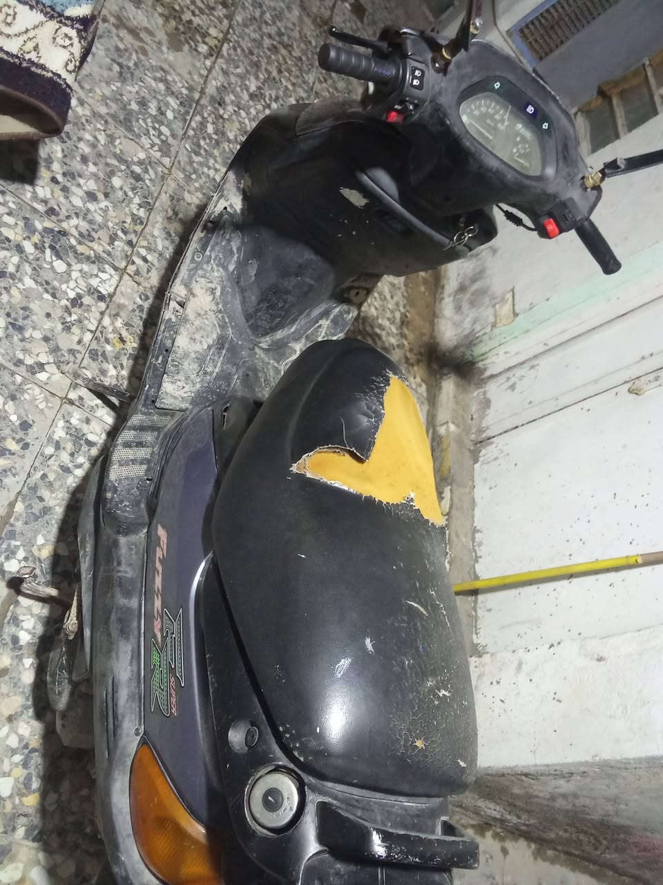 من رخصت ادمن الكروب
السَلٱمٌ عـَلـْيگمّ-ۈرحـْمّـٌة ٱللـّہ ﯙبُرگـّاتہ
دراجه فضائي سرعتها 100 كامله مكمله من كل النواحي بس نقصها كفر من صفحه البريك الامامي وقبق حاضنه بصفحه من جهت لباتري مااعرف شتسموها انتم
اما بالنسبه لكهربائيات شغاله كلها بس نقصها ربط شخاطه السلف بالباتري الدراجه هندر واحد اشتغل وخير من الله عارضها ب 250 للاستفسار واتس ع الرقم
***********
