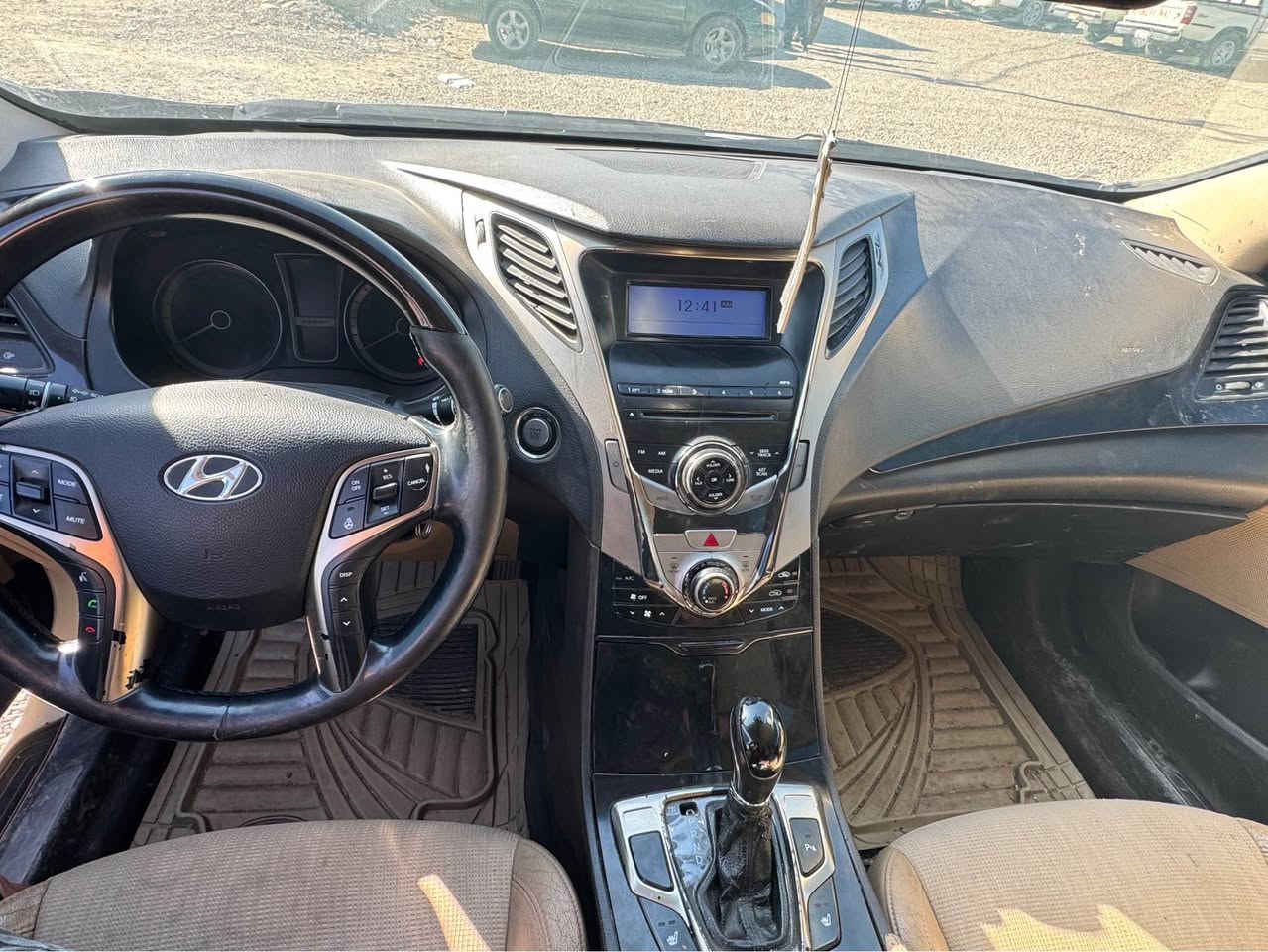 هۆند ئەزیرا سعر. ٥٠$
مۆدیل٢٠١٤
گئر و مەکینەی بە شەرت 
بۆیاخ عام نیە من بە عام دەی فرۆشم 
سەیارە زۆر توند و تۆلە بئ مەسرەفە.
شوئن رۆڤیا 
ژم*********** اكر, نينوى
