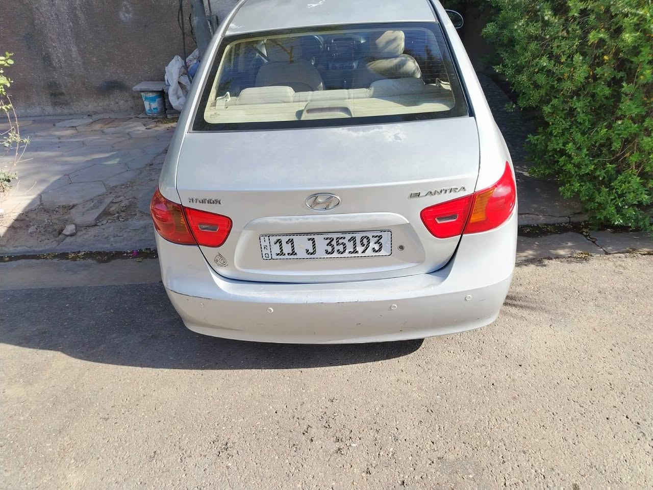 السلام عليكم النترا 2009 رقم بغداد بسمي سياره استلام شركه مكان بغداد السيديه ‏‪***********‬‏ رقم الهاتف 
كير مكينه تبريد شرط 
بيها تبديل باب خلفي بدون دواخل 
جاملغ امامي 
 السعر 100 بيها مجال
