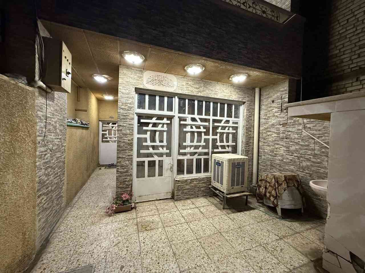 السلام عليكم بيت للبيع مساحة 98 بلسند واقع حال 119 واجهة 5:20المكان قرب مدرسة ابن سينا
للاستفسار ***********
