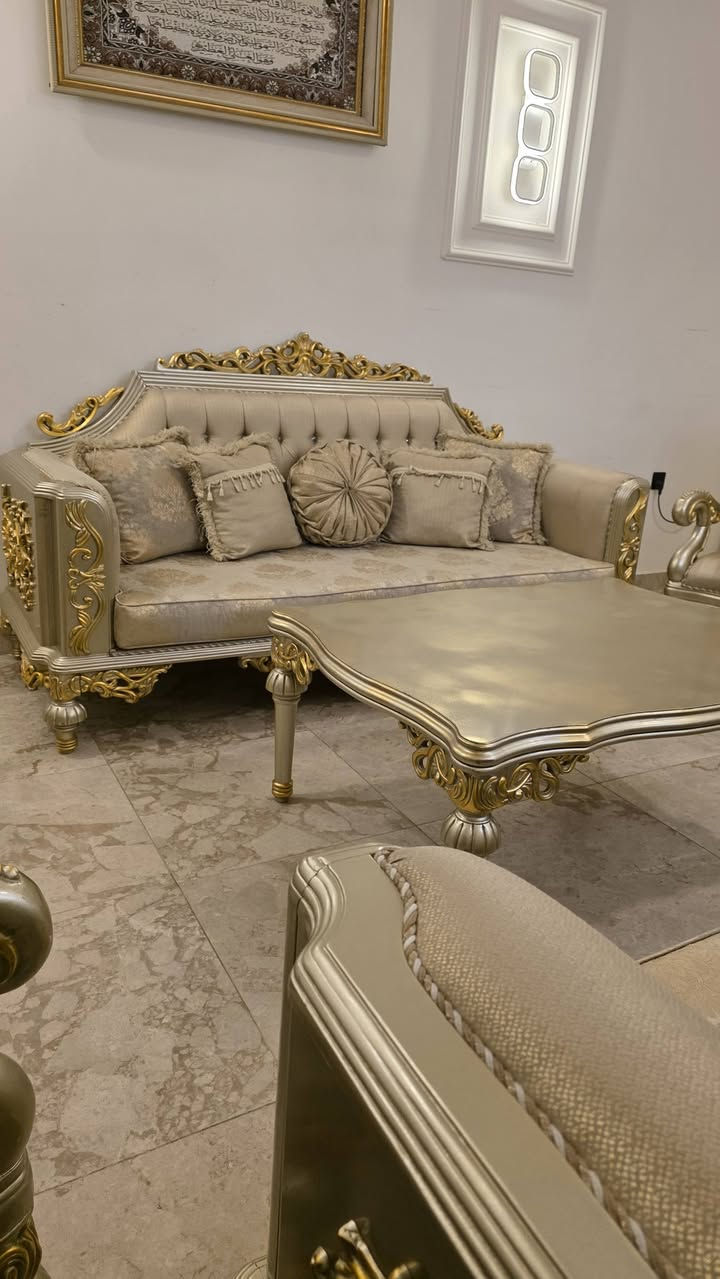 تخم ملكي دزاين إيطالي حديث اخو الجديد ١٠ مقعد وطبلة وسط 
الشراي يتصل ع لرقم 
***********
