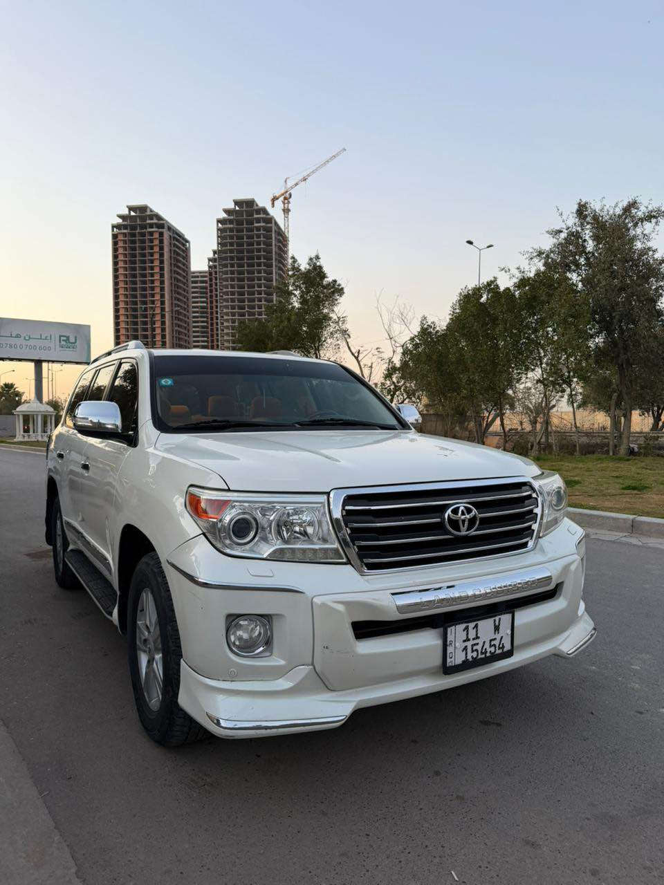 سلام عليكم 

لاندكروز GXR 
موديل 2014 
ماشيه 120 الف
السياره بيها جاملغ ايمن وباب بدون دواخل بدون ايرباك 
مواصفات السياره معروفه 
السعر 365وبيها مجال للطيبين 
مكان السياره بغداد المنصور 
*********** بغداد, العراق
