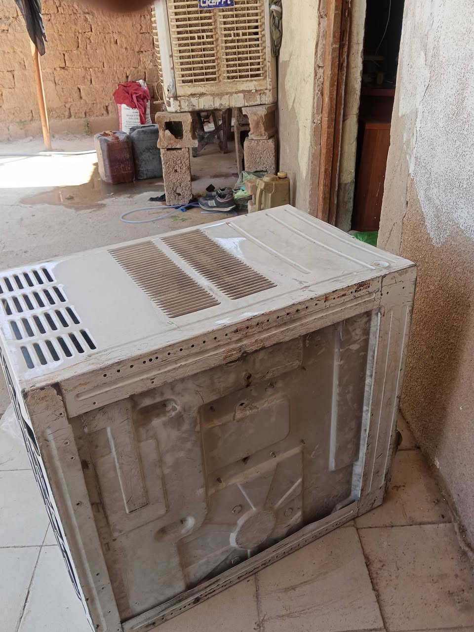 السلام عليكم يوجد مكيف للبيع نوعية جيدة الحافظ 2طن الله شاهد اخو الجديد مستعمل شيء بسيط تفحص يالة تاخذ واي شيء بية مرجوع السعر 300الف  المكان سعدية الشط للاستفسار اما مراسلة الصفحة او الاتصال علئ الرقم 
*********** للعلم الرقم بي واتساب

