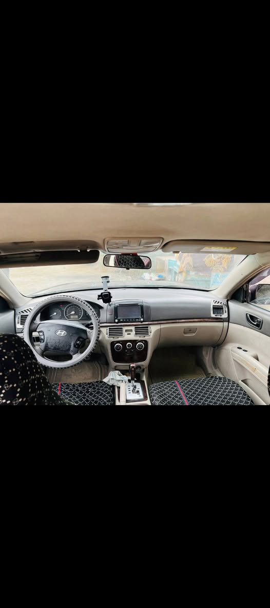 السلام عليكم سياره
سونتا للبيع مديل 2007
محرك 2400
رقم نجف بسمي مداور ثاني يوم
السياره كفاله من الضربه القويه 
مصبوغه احزام اثر جراد 
امبدل كير قبل اسبوعين 
حاويه 
تبريد ثلج 
الشراي يتصل ***********
باقي التفاصيل اتصل 
السعر 82 وبيه مجال حك الجيه
