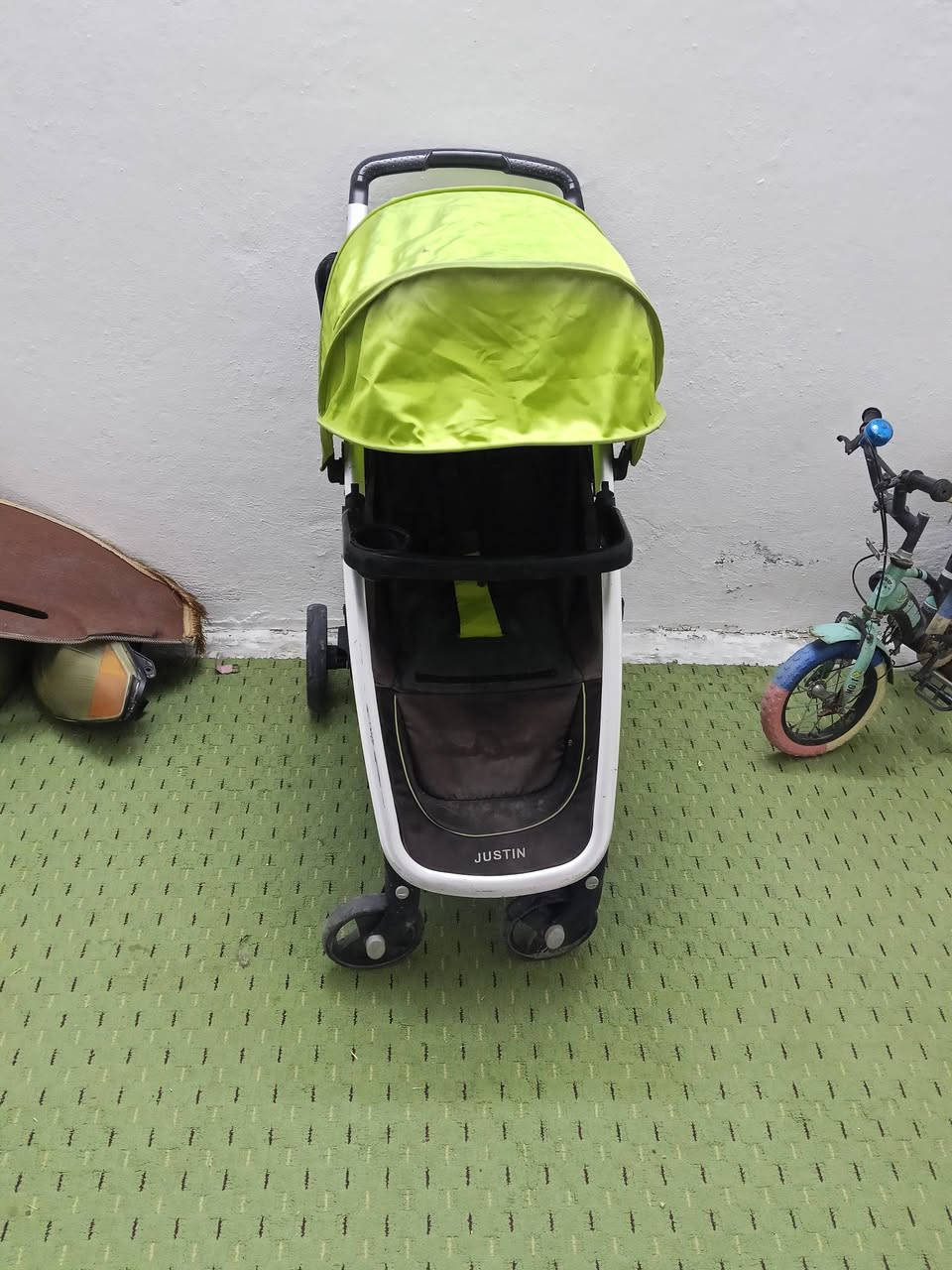 براد شغال كلشي مابي بس الطاسه مكسوره السعر 25 قفل مثرامه اخت الجديده كامله ملحقاتها السعر 50 قفل العربانه مكسوره السعر 20 الكراسي اطفال سعر الواحد 10 حجله كلشي مابيها  السعر 15 مكاني بغداد مدينة الصدر الرقم ***********
