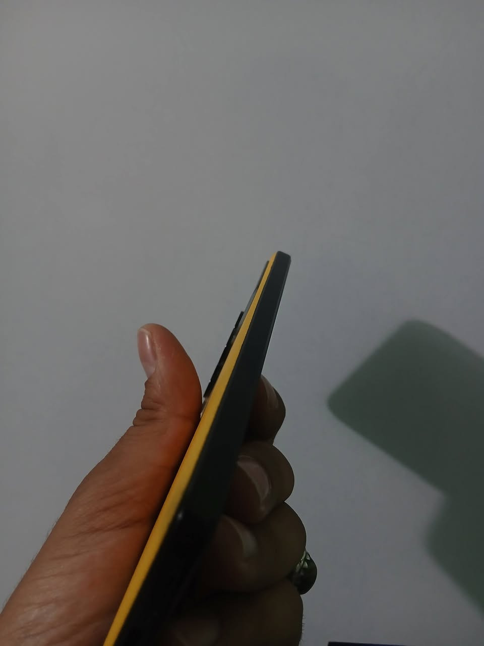 بوكو 6 برو 5 جي  ذاكره 512 جهاز نظافه 100 فقط بس البصمه ما تشتغل سعره 225... ***********
