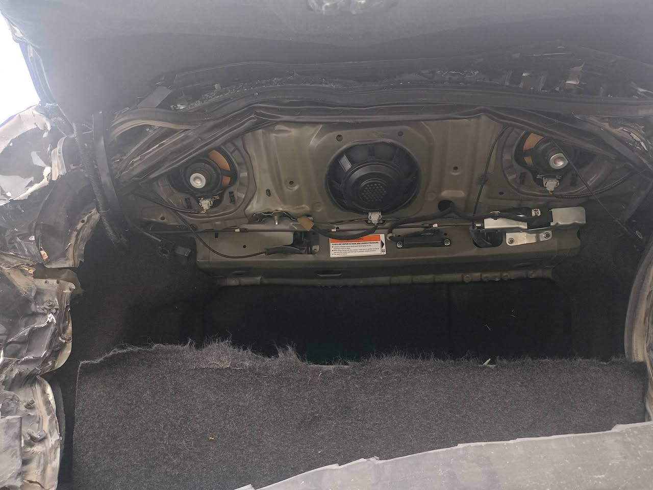 سلام عليكم هوندا انسايت موديل 22تورنك فول مواصفات ضربته من امريكا بس قبق جنطه وانضربت هنا بل عراق مثل ماموضح والسياره بجم كبس السعر75وبيها مجال قليل مكانه بصره رقم ***********
