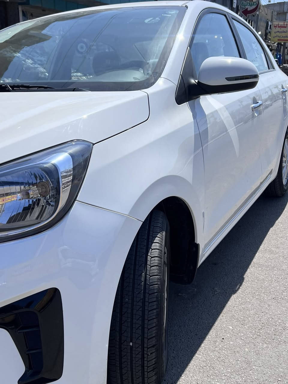 السلام عليكم كيا بيجاس ٢٠٢٥ ام الضمان شركة ٥ سنوات باسمي السيارة ٥ ويلكب 
كشافات لد اشاير بل مري فتحة سقف شاشة اصلية كامرة اصلية تحكمات جهتين كشنات جلد لونين السيارة نضيفة جديده لوك ماشيه فقط 1400 زيرو السيارة سعرها ١٢٦ وبيها مجال *********** مكانها بغداد
