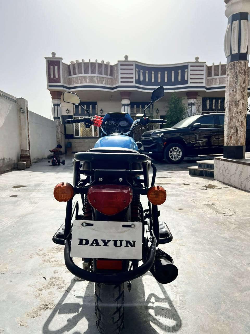 دايوان موديل 23 جديده ماشيه ١٢ ألف محرك ما مفتوح السعر 1350  بيهه مجال الرقم ***********
