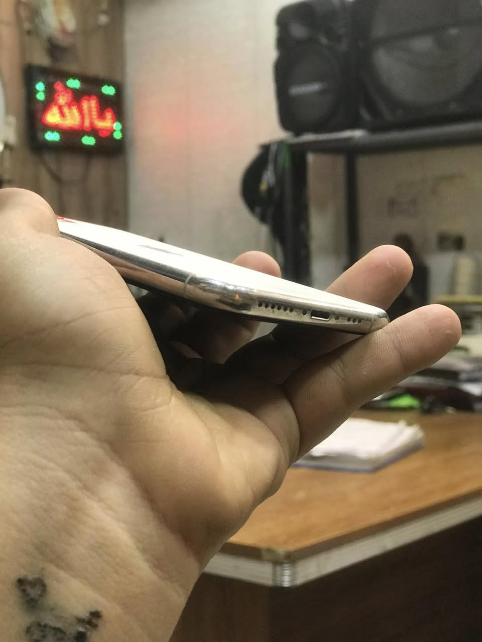 اسلام وعليكم
جهاز ايفون 11 pro  

لبرووو مو لماكس

ذاكره 64

مبدل شاشه اصليه وبيها فطر فقطط

بطاريه ٧٢

اسعر ١٦٥ وبي مجال

مكاني بغداد الغزاليه

توصيل ماكو

رقمي ***********
