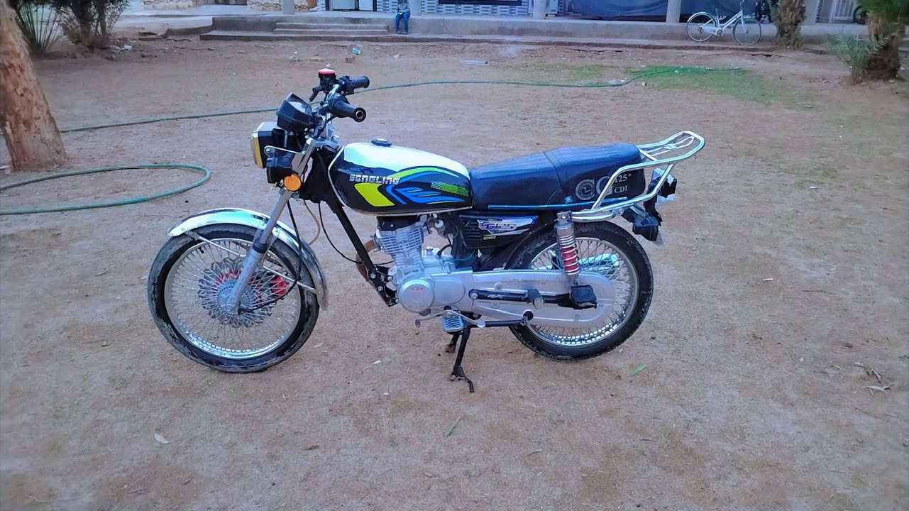 سلام عليكم درجه البيع تيكر موديل 25 درجه زيرو ممشيه صرله قل الشهر من طالعه من الوكيل مبيهئ اي نقص حلاء من الصوره كامله مكفوله كفاله عامه جديده كلش حلوه السعر 700 وبيه مجال الشراي نتصل وبيك خير ودلل 
***********
