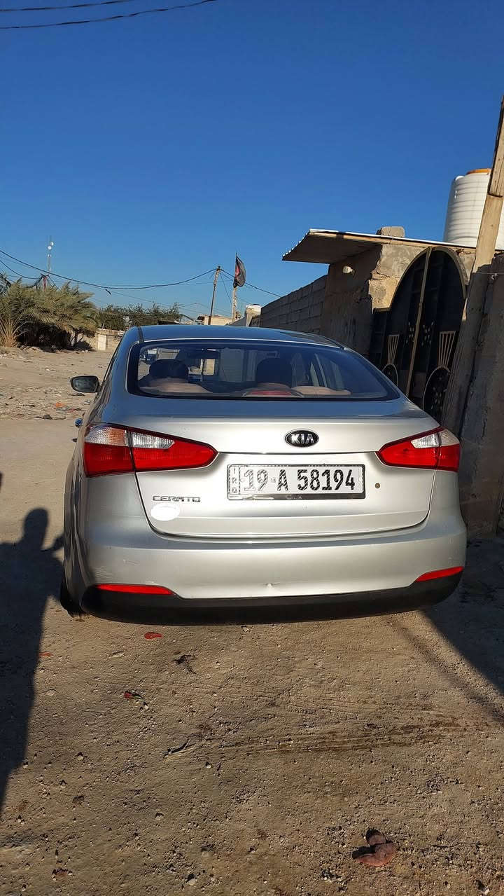 سيراتو مديل 2016 خليجيه مكينه 1600 كير مكينه مكفولات 
بيها بابين ونص البنيد صبغ رقم كربلاء انكليزي سنويه 2029 بسمهم السعر 110 وبيها مجال بسيط مكلف بالنشر 
رقم صاحب السياره ***********
