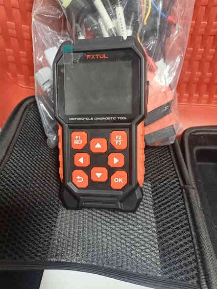 سلام عليكم شباب عندي جهاز كشف العطال جميع أنواع دراجات جديد كلش للبيع وعندي اوفه ميتر هم للبيع جديد كلش 
مكان نجف،،حي المهندسين 
الرقم،***********
