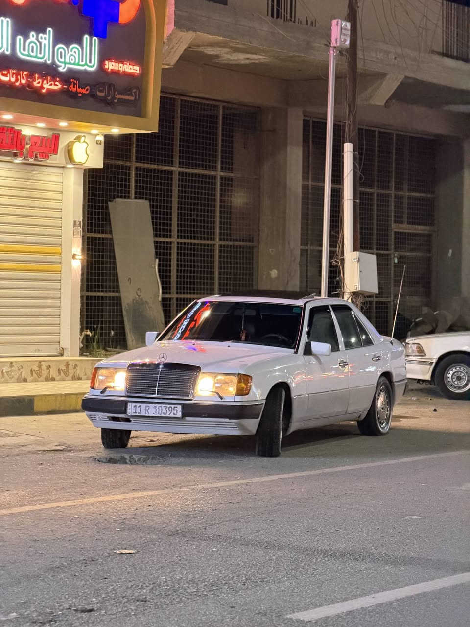 السلام عليكم مارسدس دب
للبيع او مراوس بجامبوو 
موديل 1990 محرك بلادي 300 عنكبوب محرك كير شرط 
صدر امامي خلفي السياره خير من الله تبريد 
سلايت روف طكتين دبل مروحه مصبوغه حزام بيها طخه بجاملغ السايق جواهاا تخم تاير جديد مكاني صلاح الدين تكريت للستفسار ***********
