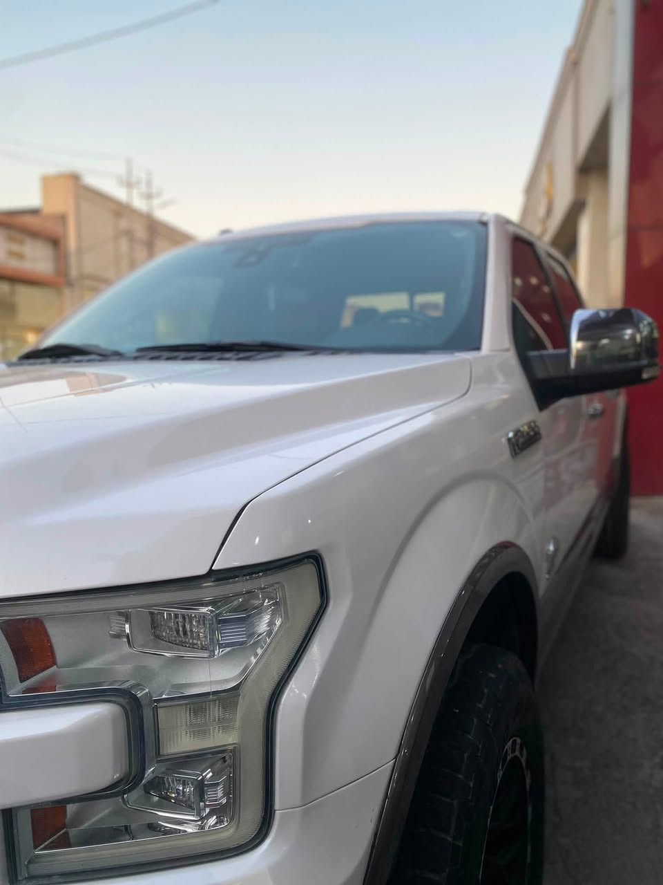 فورد اف ١٥٠   | Ford F-150  فول موصفات
4✖️4  
……………………………
الموديل :  | 2017
مكينة 8 سلندر  (5.0) المرغوب
رقم اربيل تحويل بشرط  + باج تضليل 
باب طويل بدي قصير  المرغوب 
..…………………………..
(مواصفات)
كامرة و حساسات
كير طرح 
بونوراما 
نظام Flex fuel 
تشغيل عن بعد
بصمة تشغيل
بصمة ابواب 
شاشة جبيرة
ويل رياضي 
دوسات كهربائيات 
تحكمات ستيرن
كـــروز  سرعــــة
فور ويل ثكيل وخفيف ودفلوك ودفع خلفي
نظام القطر (السحب) مع تحكم بقوه البريك
…………………………………
السعر : الاتصال عله الأرقام 
.......................……………….
مكان السيارة: بغداد 
السيارة بيهة بنيد ربع صبغ و + جاملغ صبغ 
بدون دواخل و شواصي بشرط
.......................…………….
للاتصال :*********** 
*********** 

..............................…………
