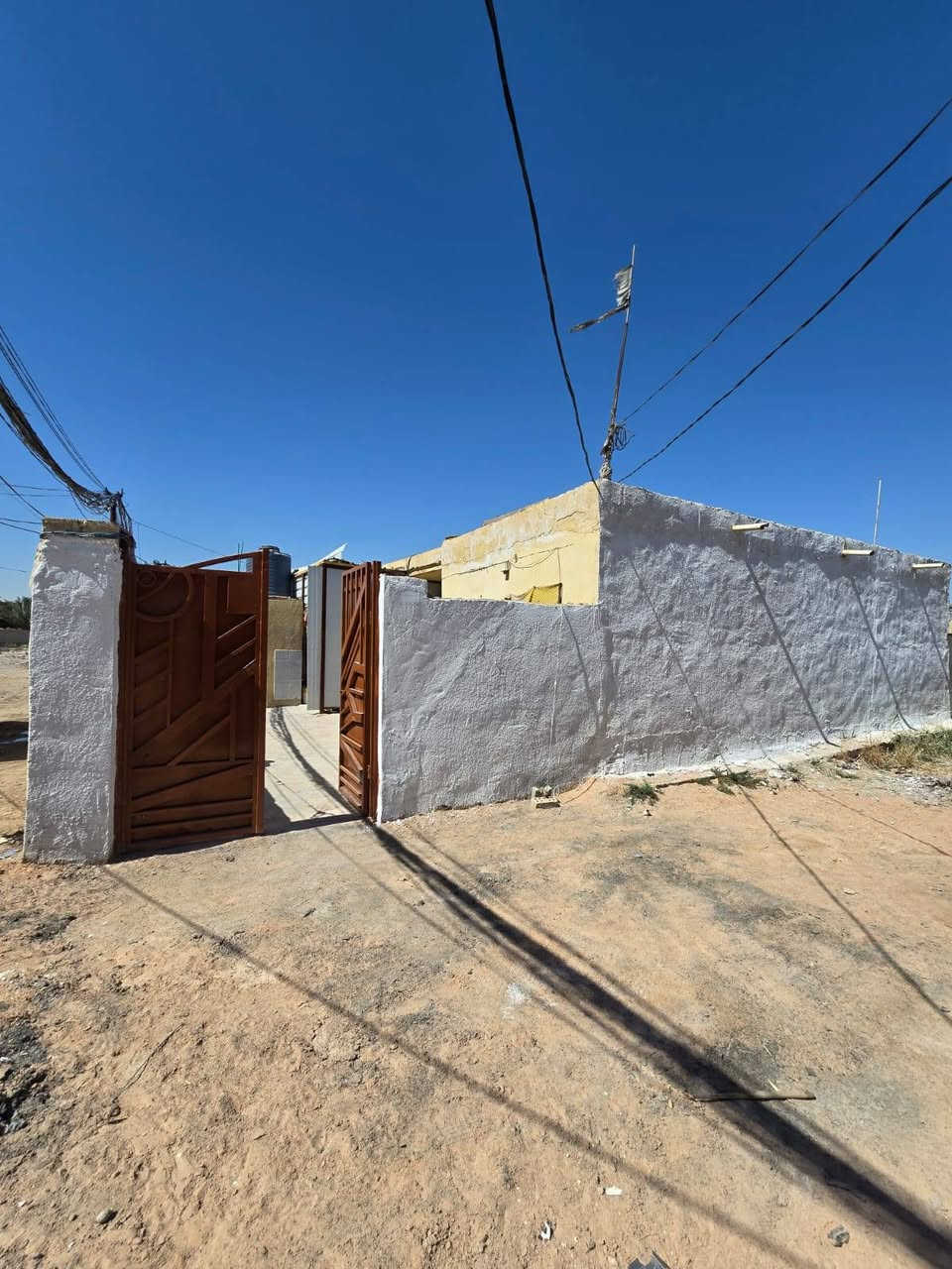 عروض مكتب جوهرة الفرات🏠🏜️ 👉
👇
يتوفر بيت 🏠المساحه190م  استقبال + صاله + مطبخ  + غرفتين نوم + منور+ صحيات خارجيه + صحيات داخليه 

البناء بلوك اعكاده 

طابو زراعي سند25.🏠  طريق طوريج كربلاء عامود 130 سكله امجد الاسدي  
السعر مناسب 
👇للستفسار
العنوان كربلاء المقدسه من يريد الاستفسار الارقام متوفره شرح مفصل 
من يريد ان نعرضه له بيته اوقطعته👉 فليتواصل معنا 👇👇

للستفساراكثر عن التفاصيل مراجعة
مكتب💎جوهرة الفرات💎 قنطرة السلام مجاورمطعم عين التمر
***********ميثم 
***********ميثم
 المندوبه أيه
