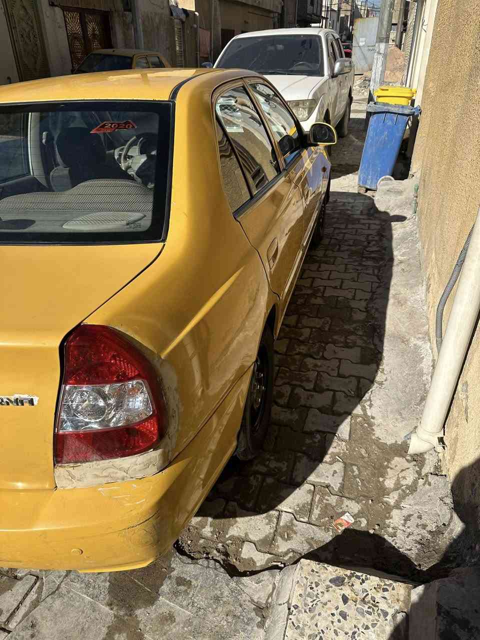 السلام عليكم فيرنا 2014 مامعيوده والكشر شوفه عينك كير ومحرك جيد صدر امام خلفي جيد وتبريد شغال ومدوشمه جديد سنويه ل 2027 بأسمي السعر 67 وبيه  مجال العنوان بغداد الحريه رقم الهاتف ***********
