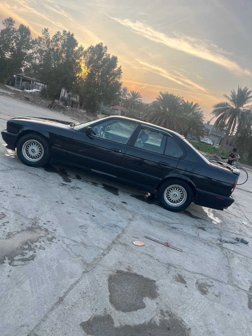 البيـع بي آم دبليو 🩶
مديل 93 ✅. رقم بغداد انكليزي دولي باسمي ✔️

محرك 525 مسكر فانوس  كير مكينه حداديه تخم تاير تبريد دوشمه جاهزه  

تبريد قطعتين غرفه جديدها

فول فتحة سقف كشنات كهربائي 

الـسعر 63 وبيه مجال 

***********

مكاني بابل نادر الثانيه
