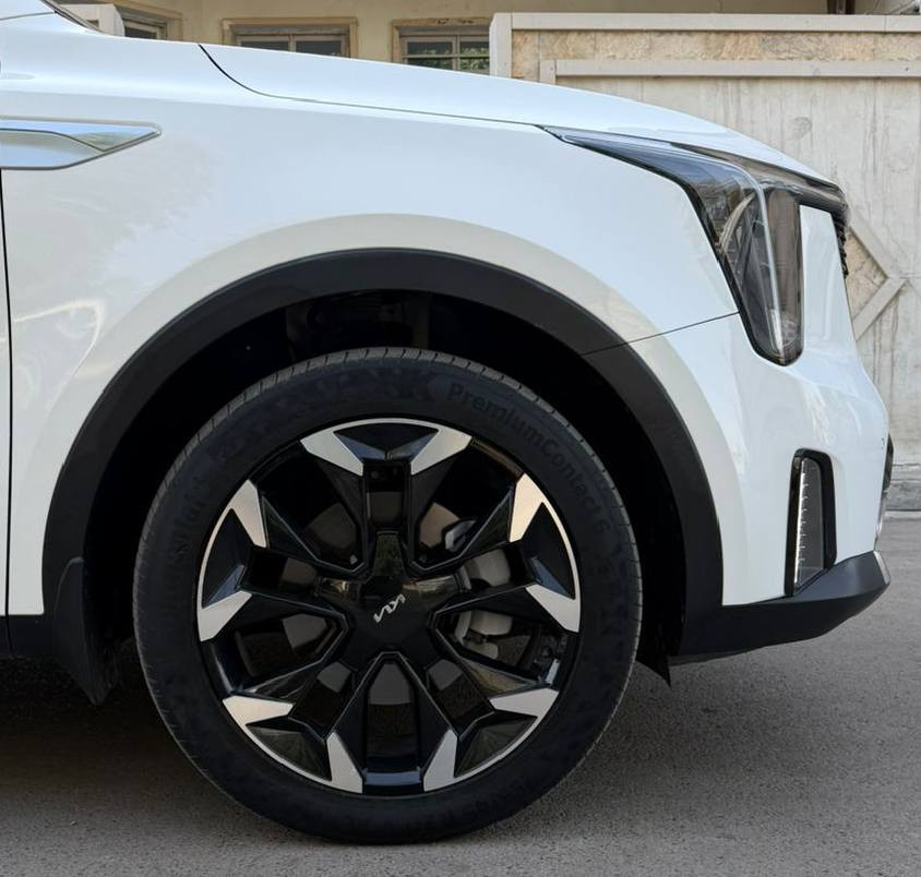 السلام عليكم

سورنتو 2024 رقم بغداد مشروع وطني ابسمي 

السياره مكفوله كفاله عامه على وضع الشركه 

مواصفاتهه تجي فوول قماره حديد

. نظام ترحيب
. بصمه تشغيل + بصمه ابواب + تشغيل عن بعد
. داتا شوو
. ويل 20
. مكينه 6 سلندر
. 7 راكب 
. 3 قطع تبريد
. انظمه قياده
. حساس امامي + خلفي 
. شاحن وايرلس 
. اوتو هولد 
. صندوق كهرباء  
وبقيه المواصفات المعروفه

السعر 310  وبيهه مجال بصيط

مكانهه بغداد الكرخ

***********
