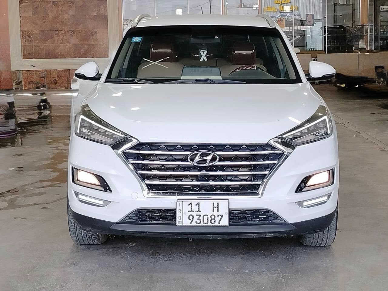 السلام عليكم توسان موديل2020  خليجي مكفولة 
كشنات الامامية كهرباء لايت خمس عدسات لد امامي حساسات امامية وخلفية  كامرة خلفيةشاحن واير لس بصمة ابواب امامية وتشغيل
كشنات جلد ومغلفة جلد للحمايةارضية مغلفة جلدك
رقم بغداد دولي 

ماخذها زيرو على ايدي ماشية 94 الف مكفولة ما عدا مكانين بارد شي كلش قليل 
تخم تاير دنلوب باتري جديد صيانة كاملة فيت بم ونوزلات الخ
📍مكان السيارة النجف الاشرف 
رقم الهاتف ***********
السعر 188
