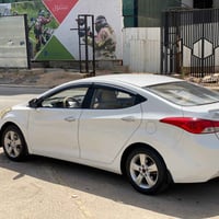 النترا • ٢٠١٢ • مكفولة