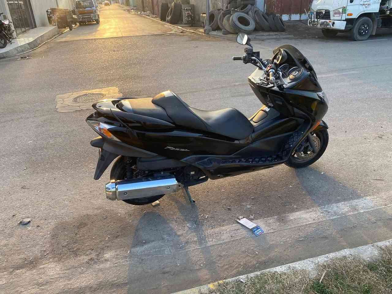 سلام عليكم 
 
فورزه ( صفر 10 )  
دراجه رمبه مكفوله كفاله عامه 
المسافه المقطوعة 25
ABS مانع انزلاغ 

تدفئه بل يدات 
 
7 كير 4 تحويلات نظام سبورت 
بصمه عدد 1
سويج طوارئ عدد 1
ستان حساس
  كلوب جنطه 
  كتلوك
  عده مال شركه
السعر خاص
او مراسلة الواتساب
***********
