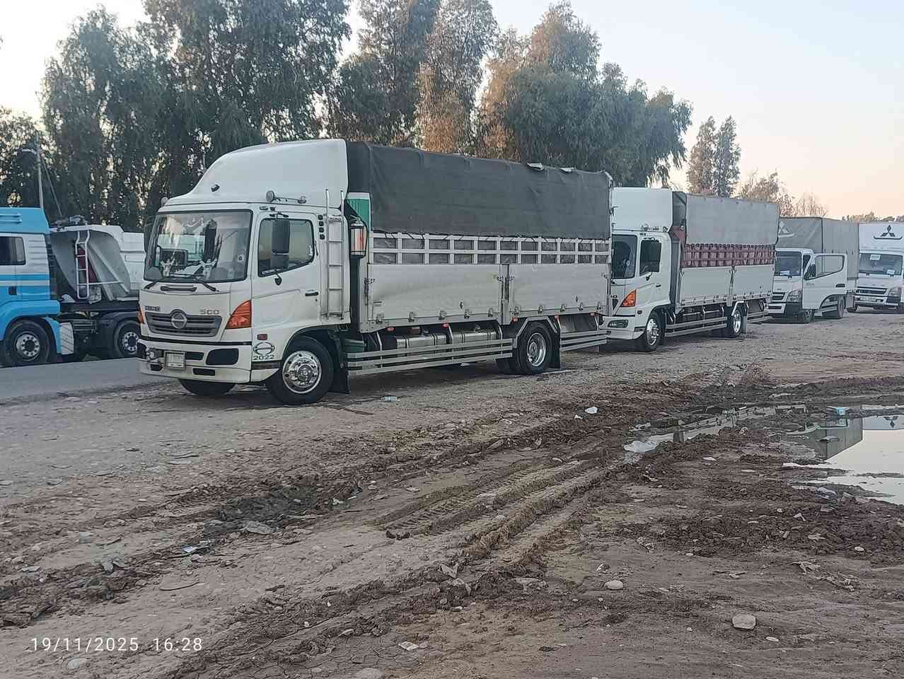 السلام عليكم سياره للبيع سته وربع بلادي 
السياره ماليزي يسار بلادي ***********المكان واسط قضاء الحي
