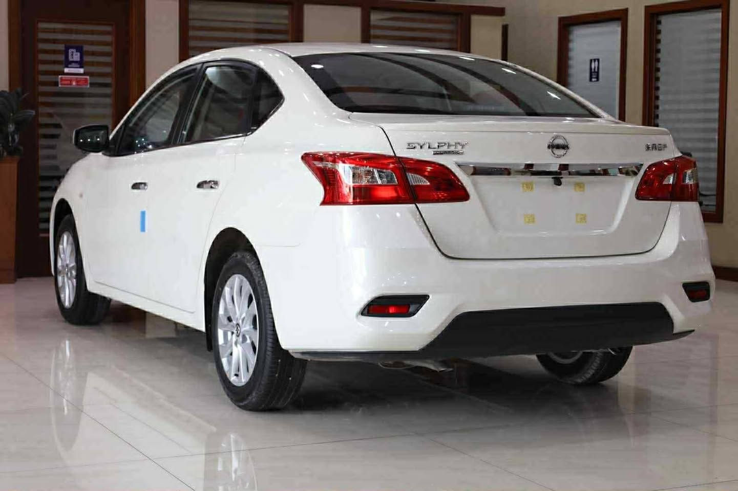 نيسان سنترا موديل 2025 خليجي صفر كيلومتر مكفولة من الشركة 3 سنوات فول مواصفات
السيارة نظيفة جداً بدون أي ملاحظات
مرقّمة، الإجازة عمرها شهرين

💎 ســعــر ✅ ::  الــرد تلقائي📮

المواصفات:
• بصمة تشغيل
• تشغيل عن بُعد
• كوشن كهرباء أمامي وخلفي
• شاشة مع كاميرا خلفية
• تحكم من المقود
• مرايا كهرباء مع إشارة
• 4 نوافذ كهرباء
• تبريد مركزي
• حساسات خلفية
• جنوط ألمنيوم

رقم صاحب السيارة 
***********
