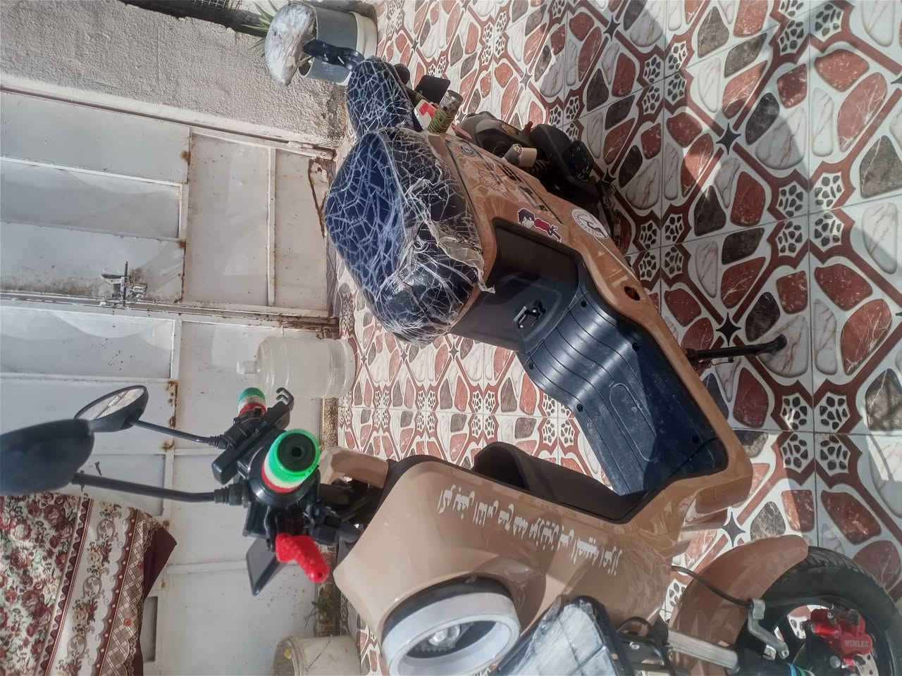 السلام عليكم دراجه شحن لبيع R9 دراجه نضيفه السعر 425وبيها مجال تواصل على الرقم ***********
